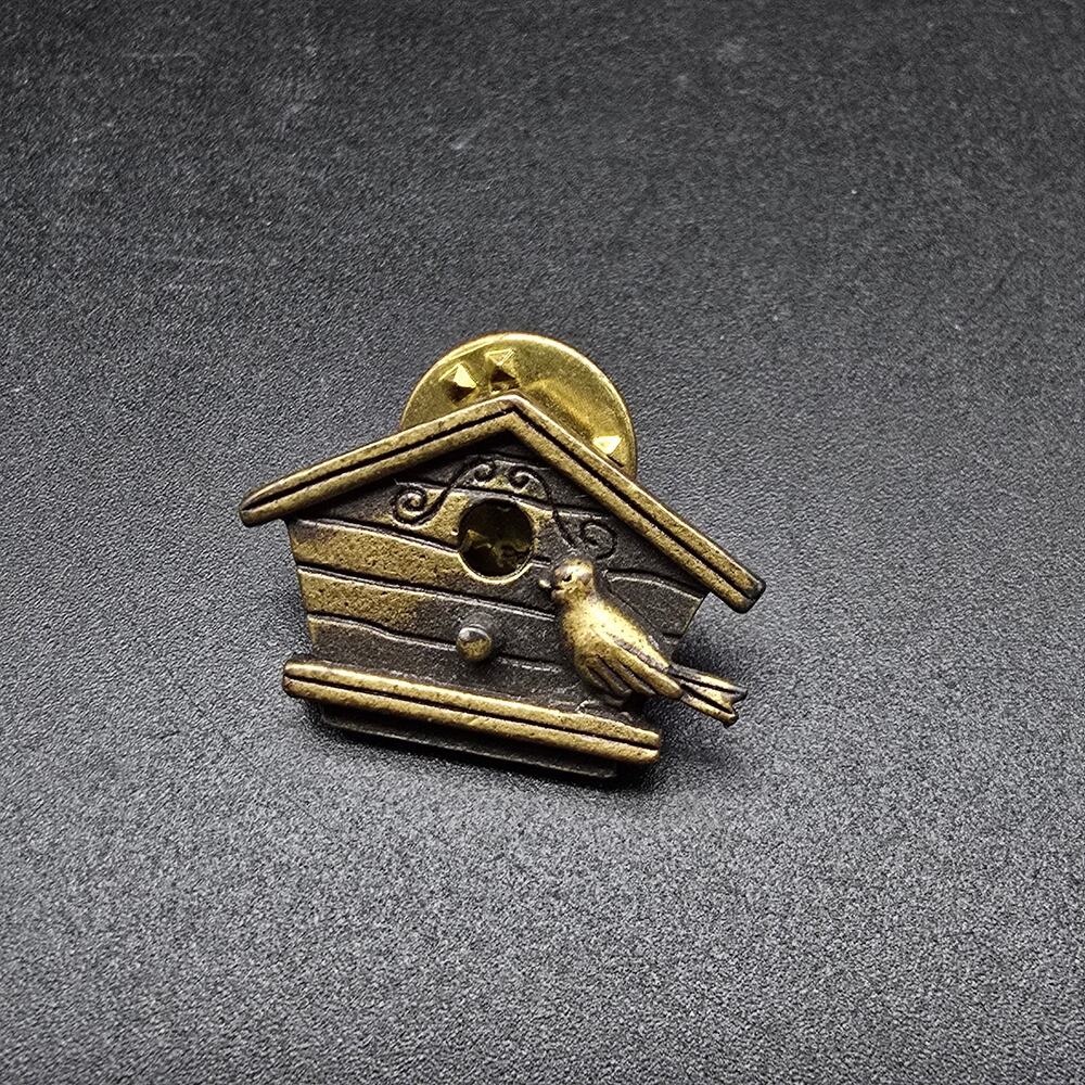 Jonette Jewelry Bronze Tone Birdhouse Pin Bird Lover Spring Time Vintage
